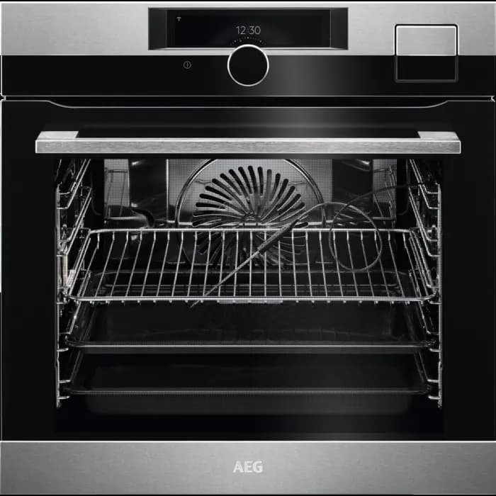 Soldes sur les fours combiné vapeur SteamPro AEG