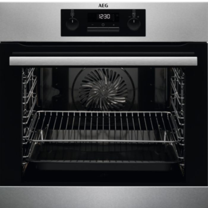 Soldes sur les fours AEG