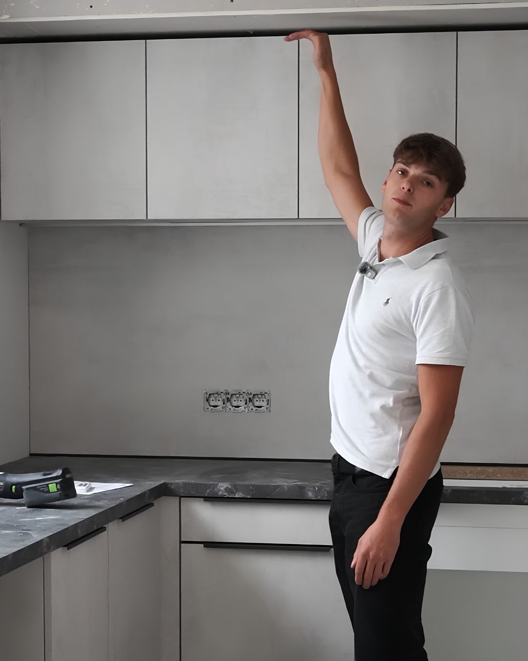 Prise de mesures d’une pièce avant un projet de cuisine ou d’aménagement intérieur avec IDEO. Conseils pratiques